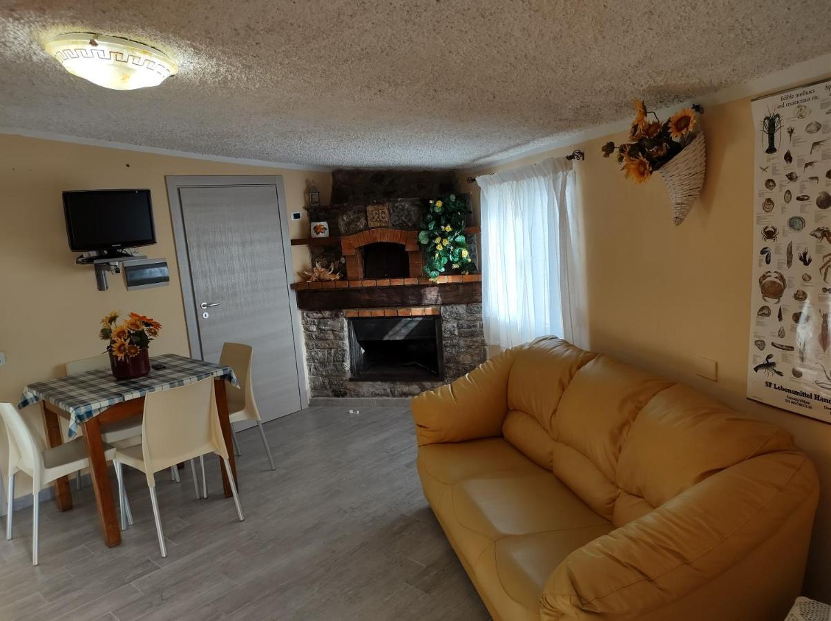 Il Cerseto Apartment Santa Domenica Talao Bagian luar foto